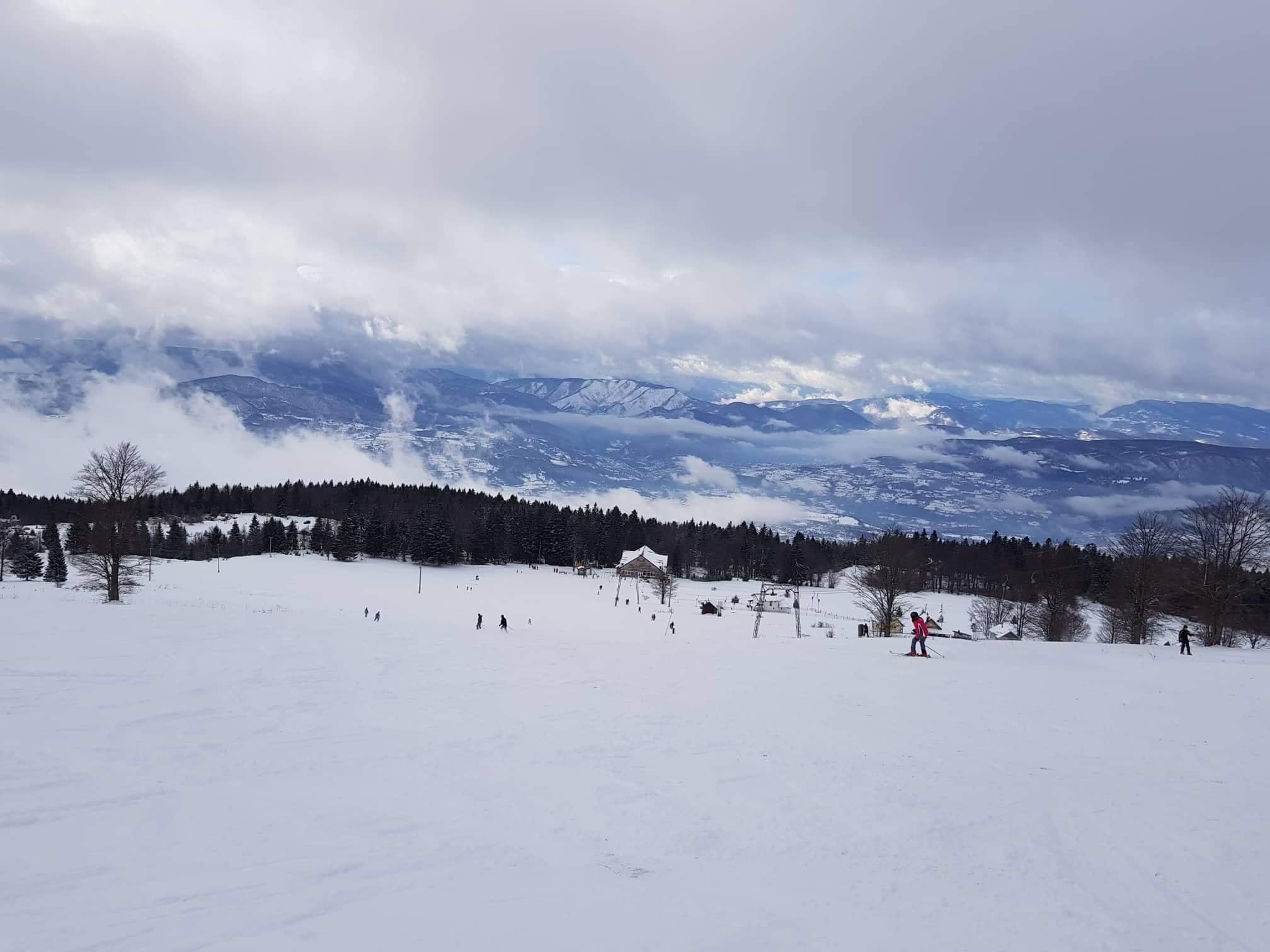 Besplatno skijanje za sve jajačke učenike