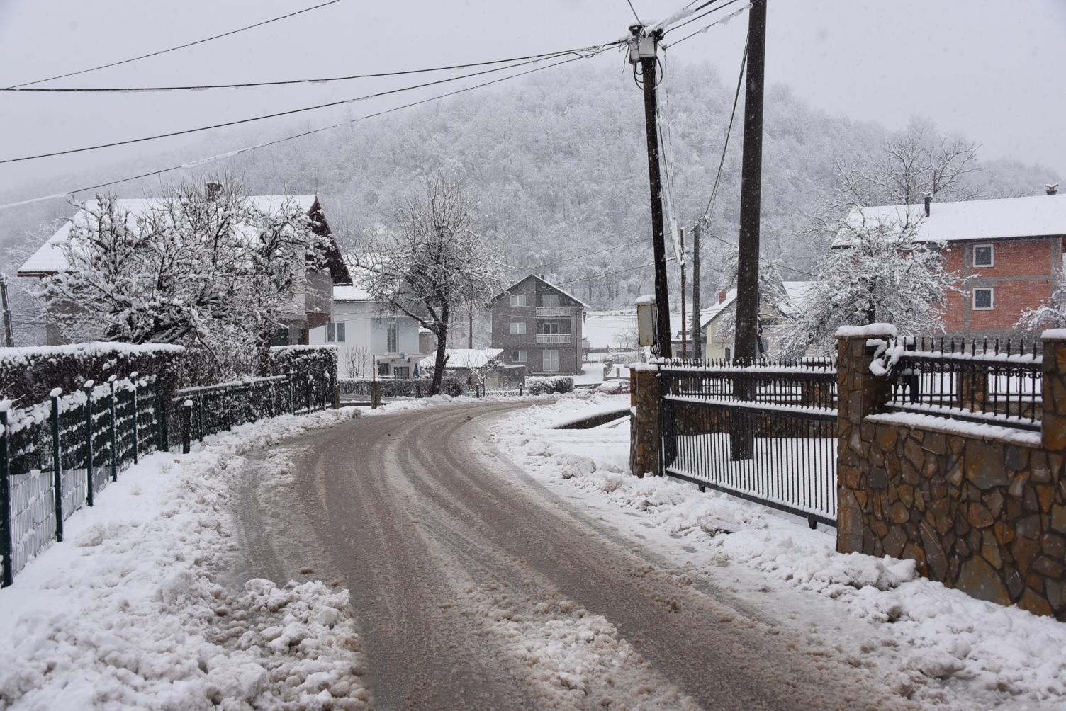 Mještani Ušivka u strahu dočekuju noć