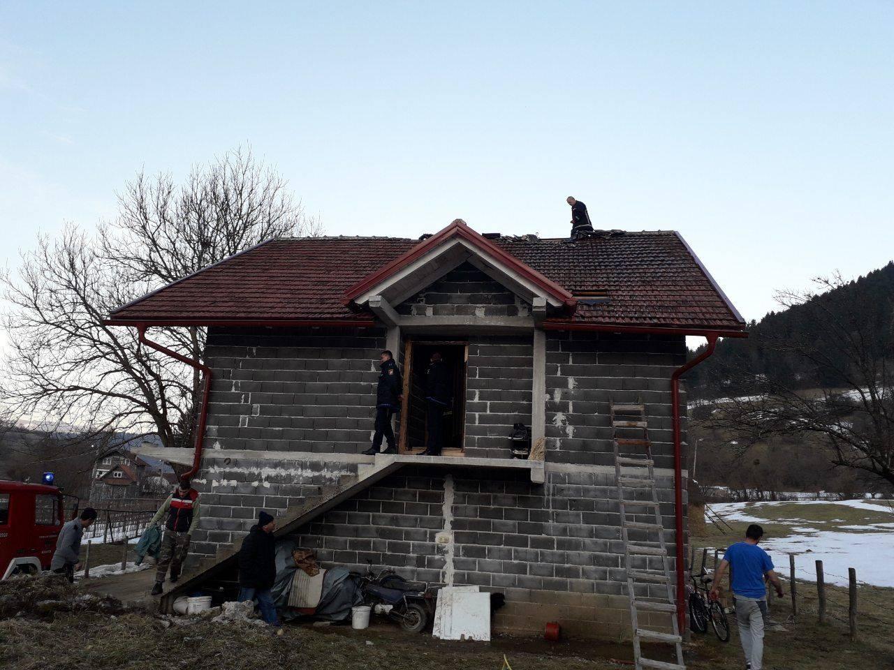 U Gornjem Vakufu/Uskoplju gorjela kuća