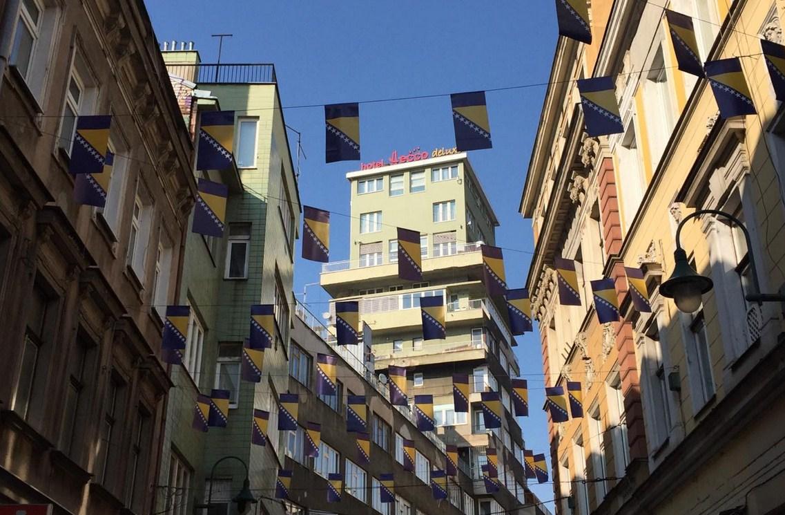 Ukrašene saobraćajnice u Sarajevu - Avaz