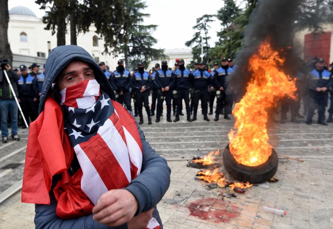 Veliki protesti u Tirani - Avaz