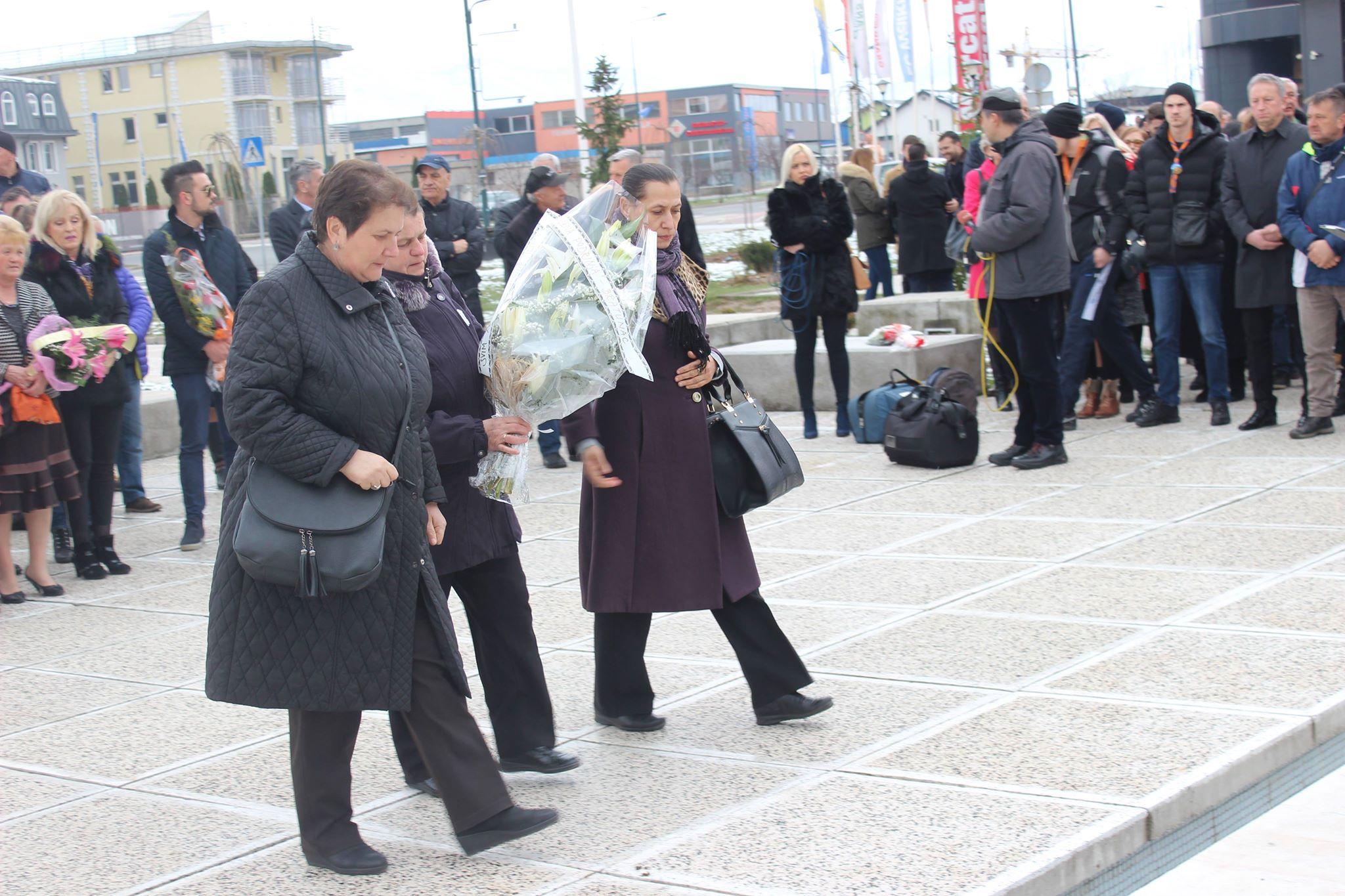 Odana počast šehidima, poginulim borcima i civilnim žrtvama rata - Avaz