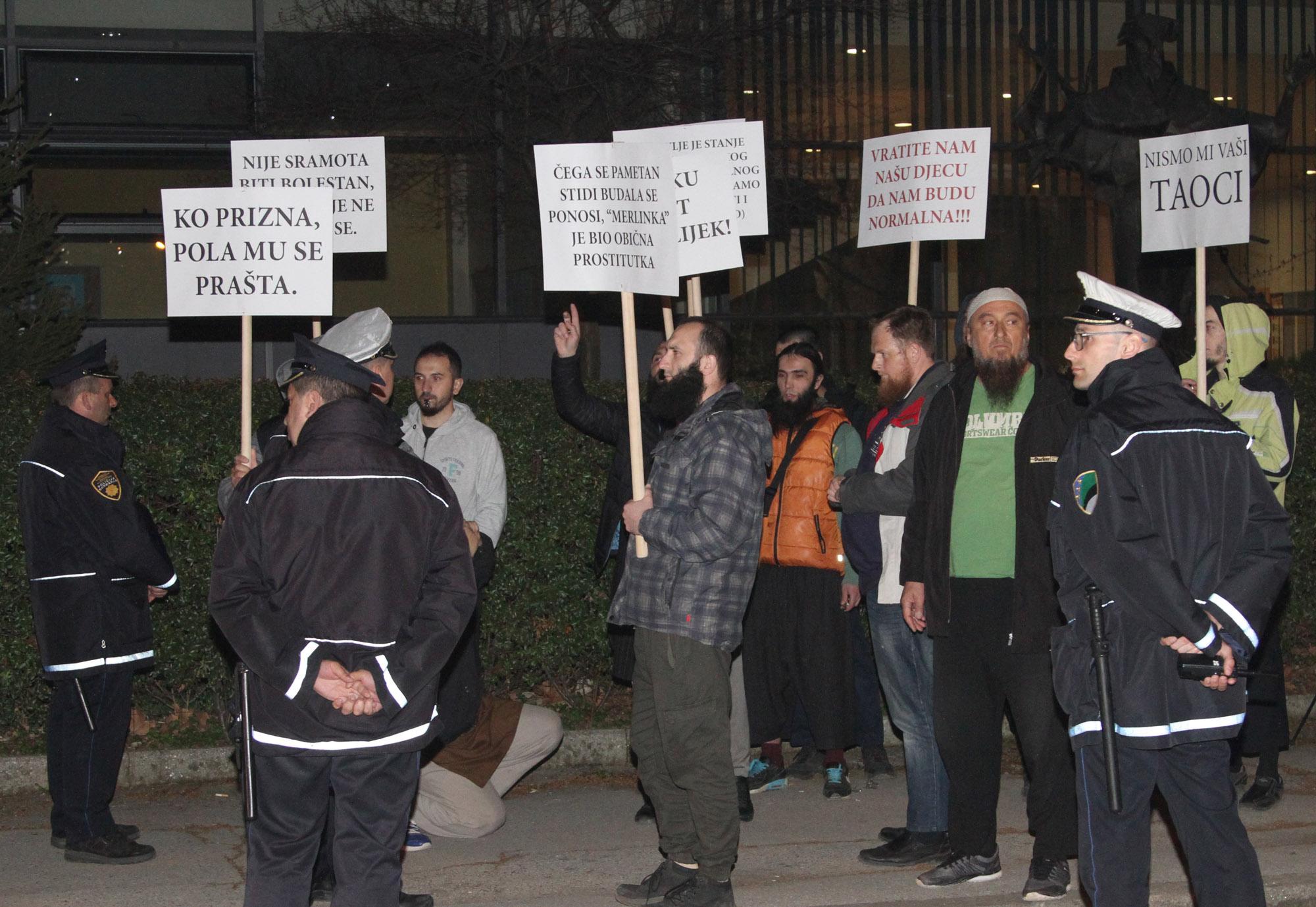 Protest grupe građana - Avaz