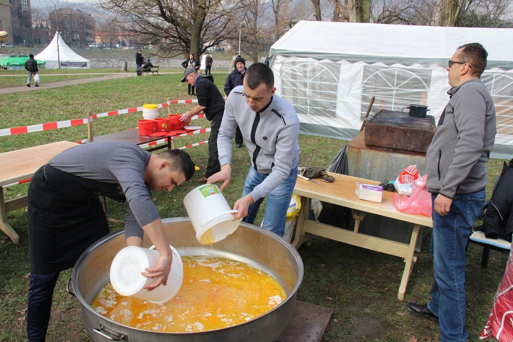 Tradicionalna manifestacija u Zenici: Počelo pravljenje 1.500 čimbura