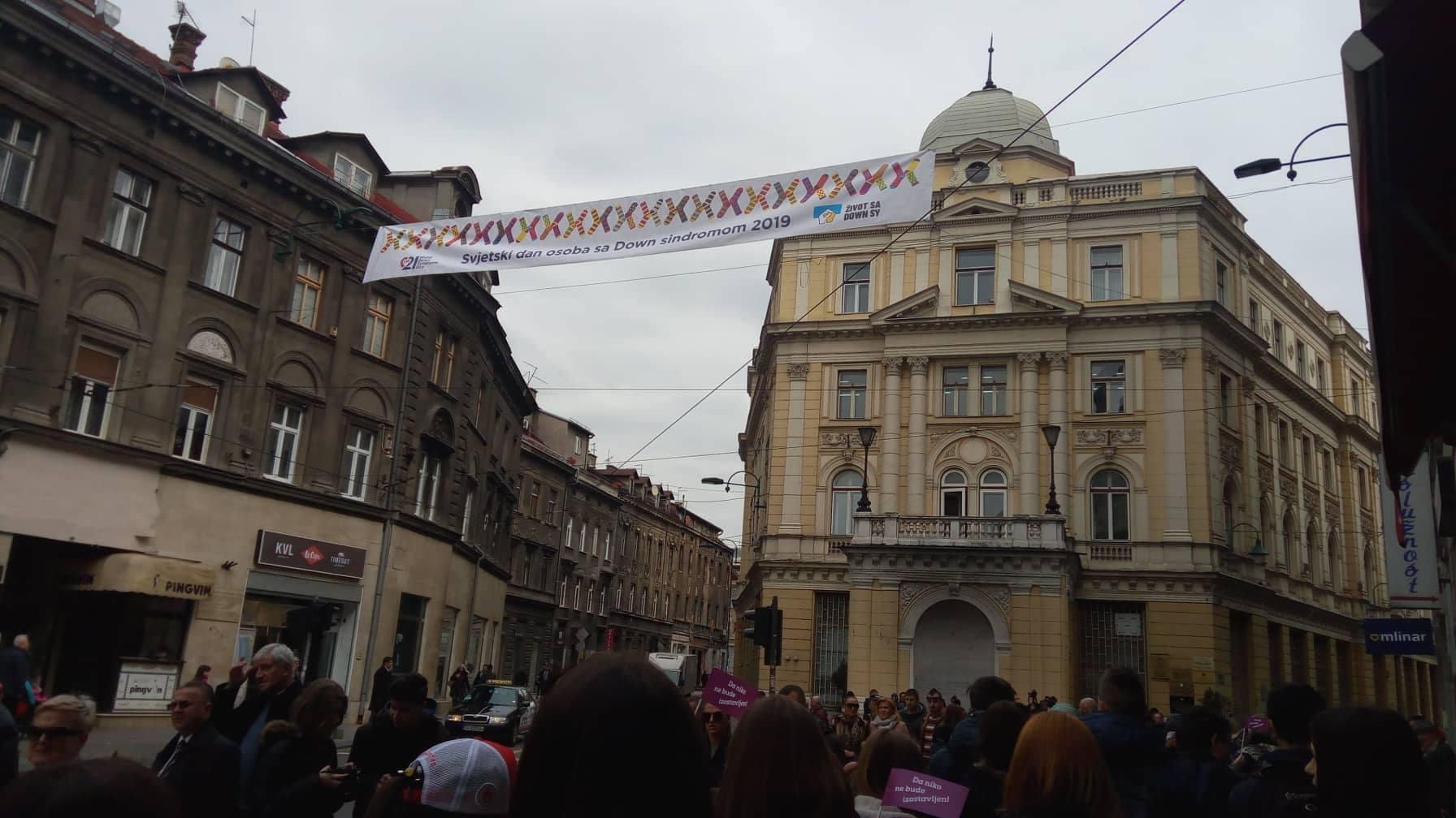 Šetnja prema katedrali - Avaz