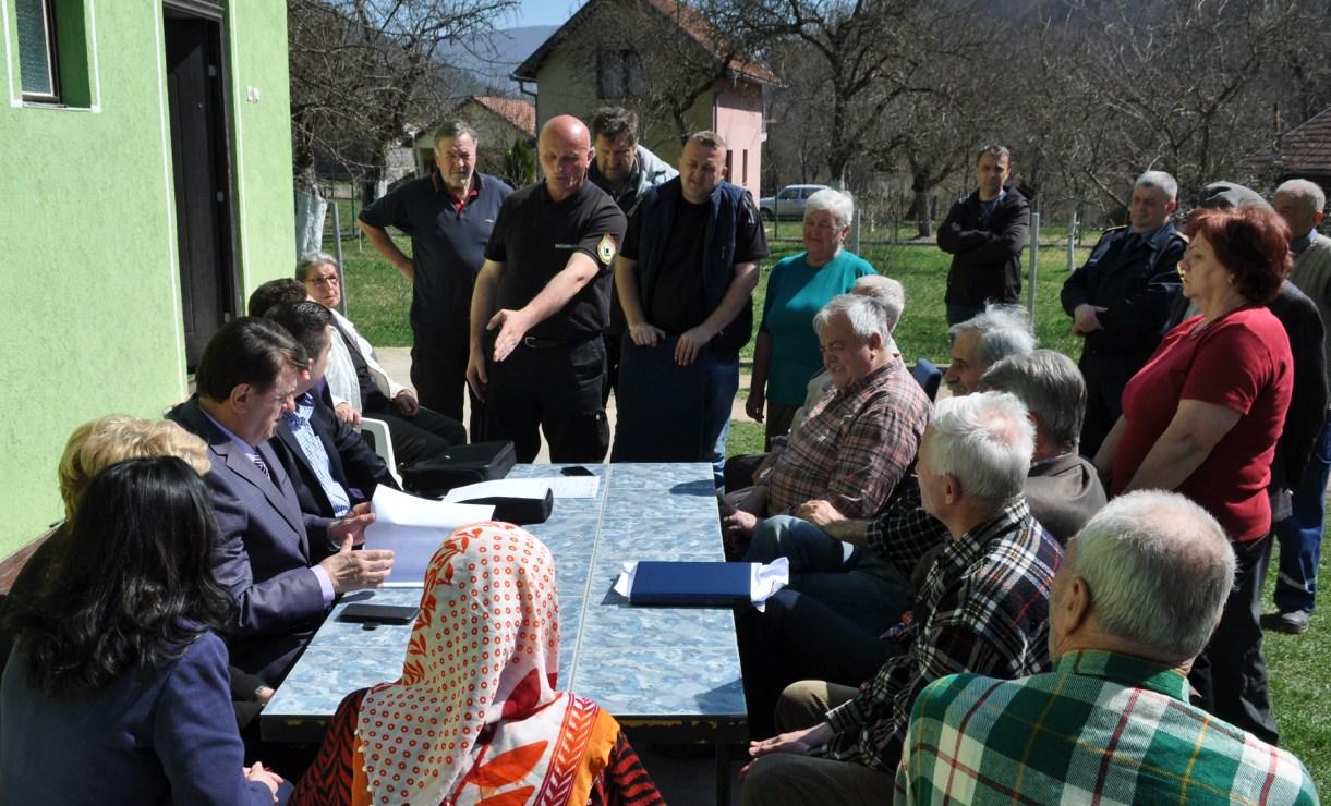 Sa sastanka mještana: Traže da im se izađe ususret i riješi problem - Avaz