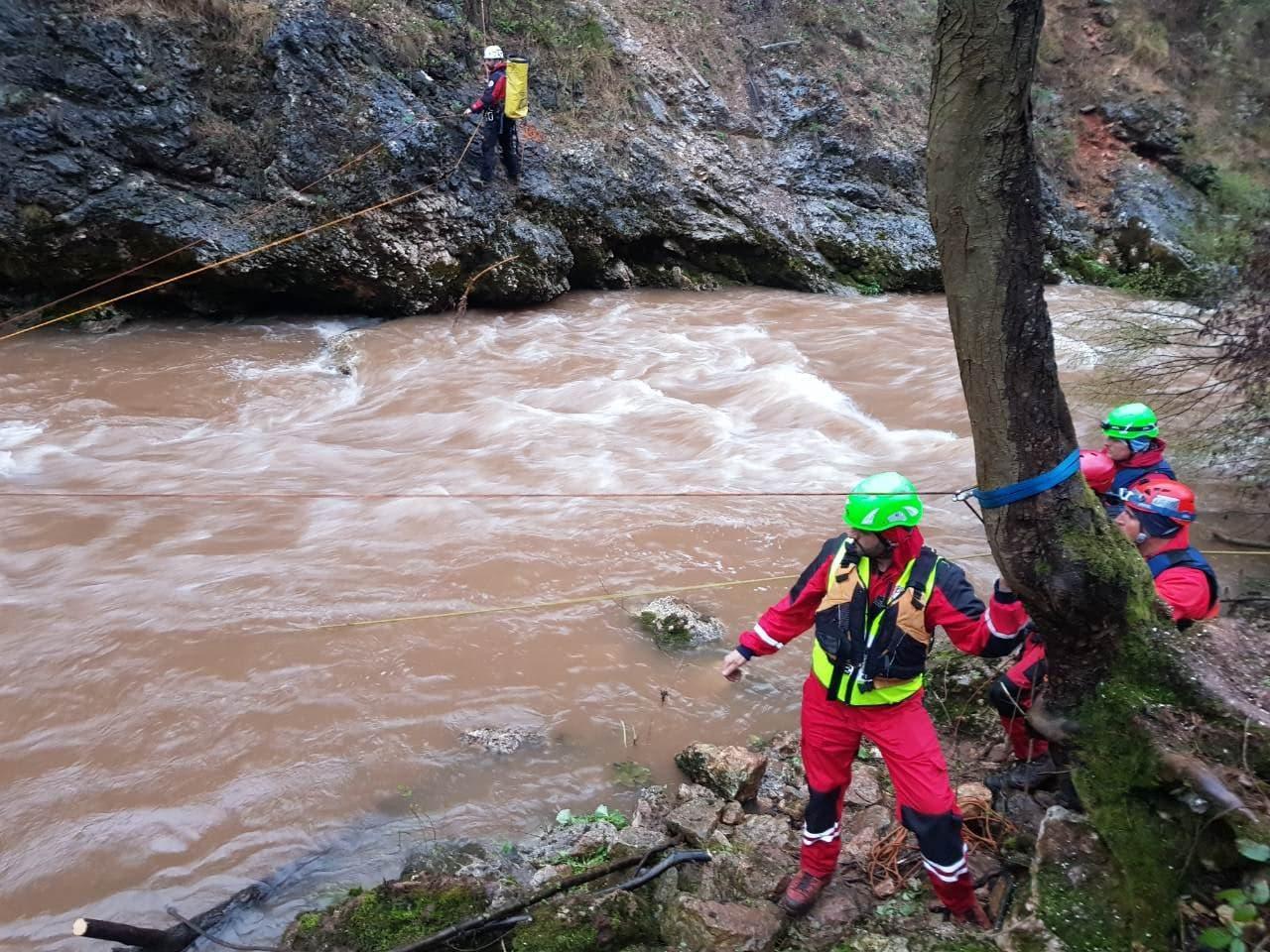 Izvlačenje tijela trajalo do kasnih poslijepodnevnih sati - Avaz