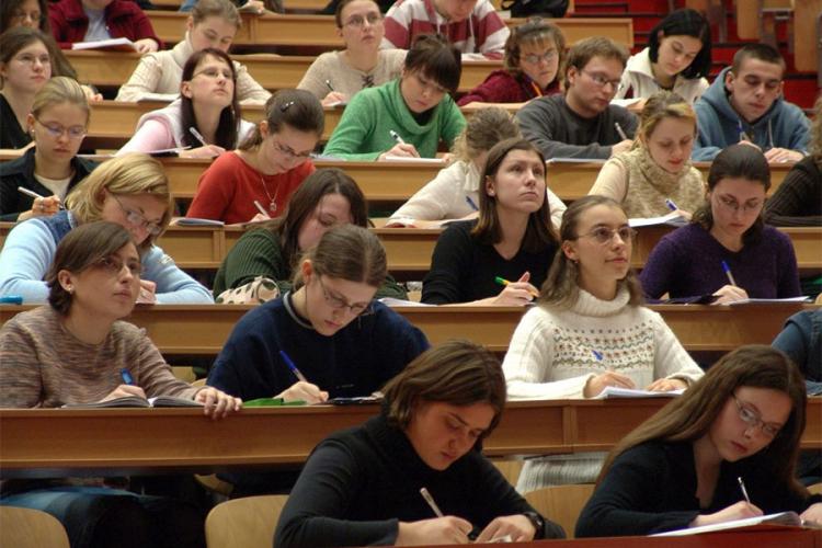 Studenti bi za praksu kod poslodavaca trebali biti plaćeni