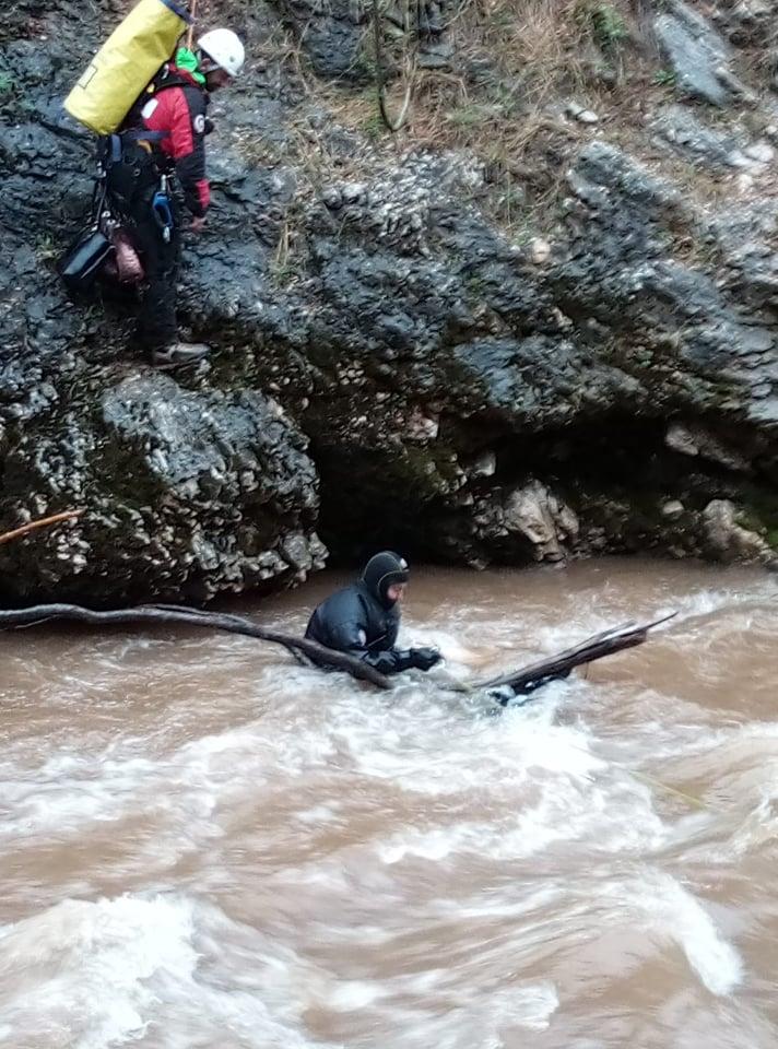 Akcija spašavanja u kanjonu Miljacke - Avaz