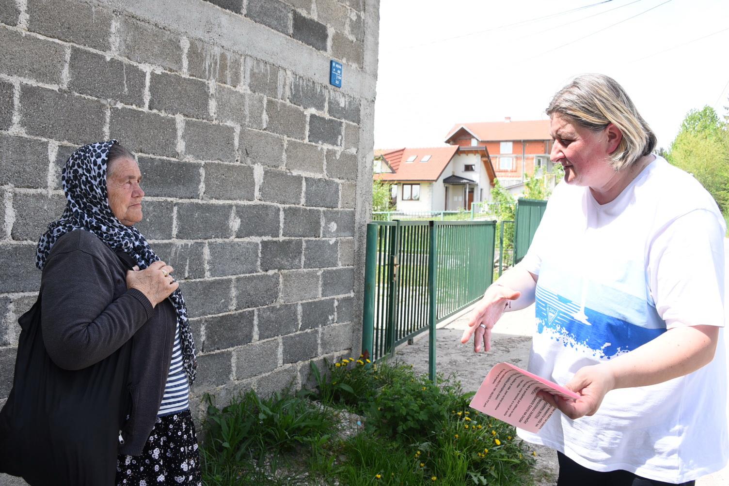 Kristina dijelila letke mještanima Bojnik - Avaz