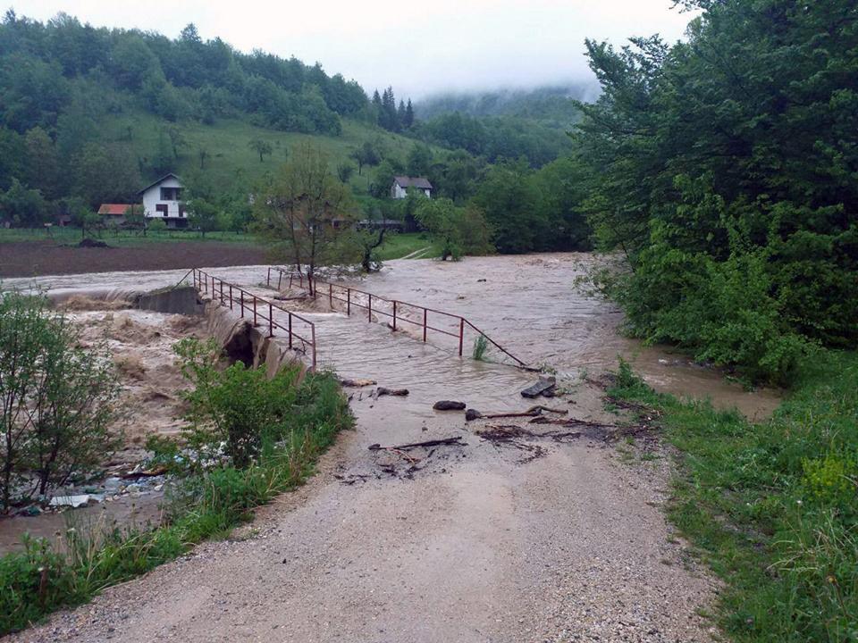 Štete na lokalnim putevima i mostovima - Avaz