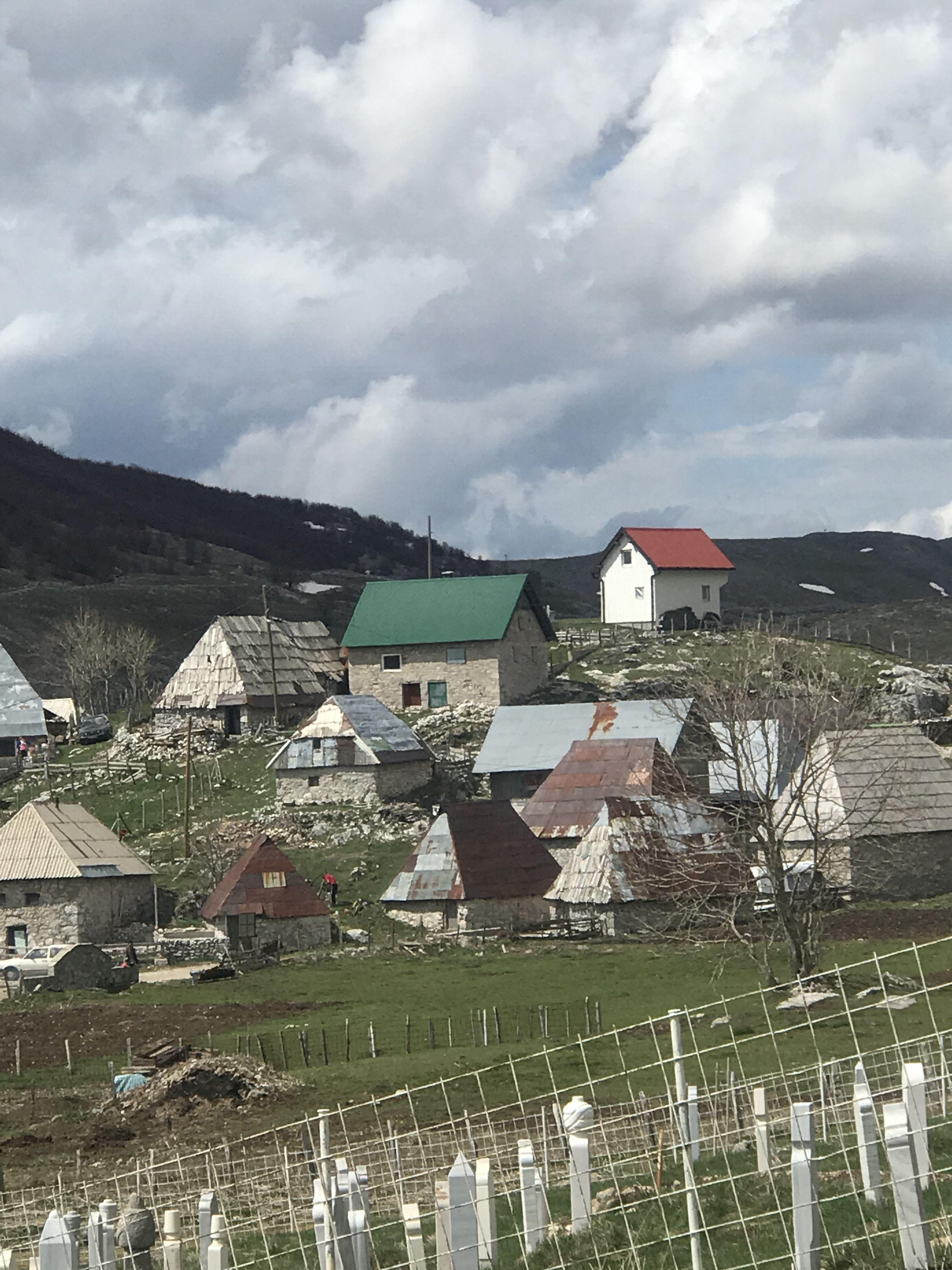 Zaustavljaju divlju gradnju u Lukomiru