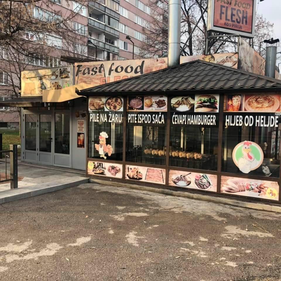 Namjerno benzinom zapaljeni „Fast Food“ i aščinica „Flesh“ na Grbavici