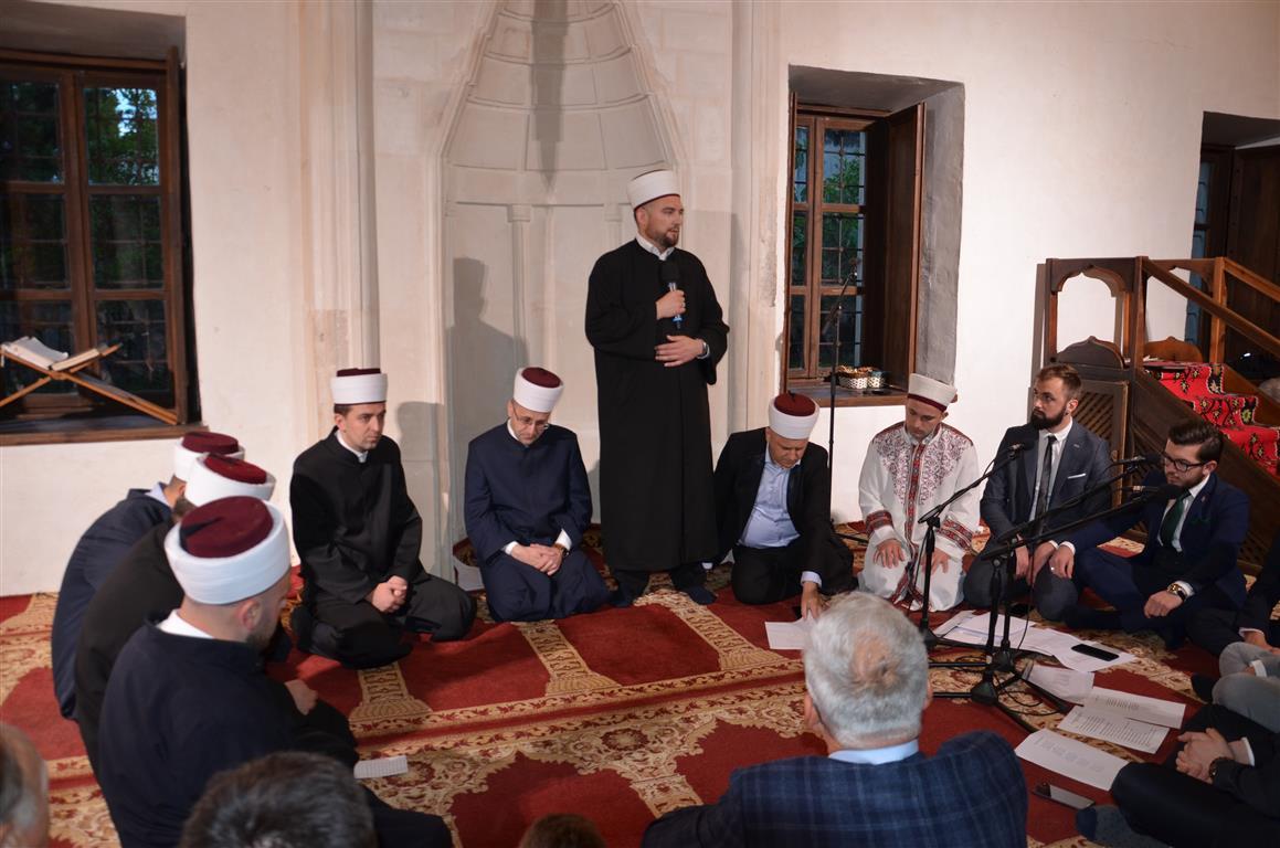 Bajram - namaz u Stocu - Avaz