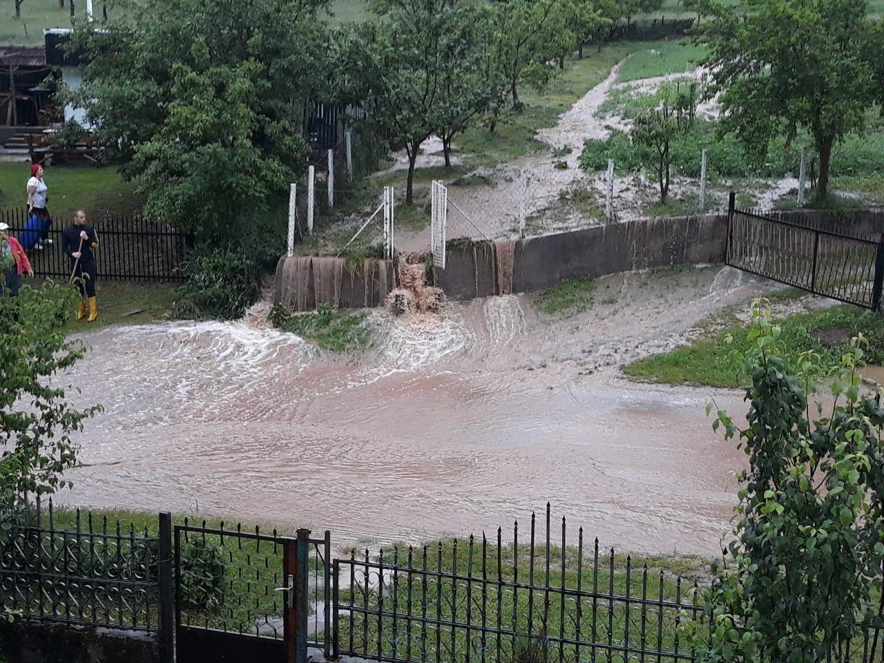 Bujica u Orašcu i Duljcima nosila sve pred sobom