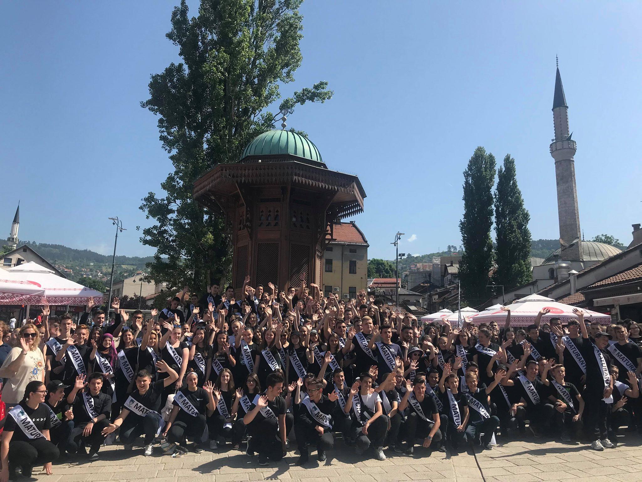 Tradicionalna manifestacija ispraćaja maturanata osnovnih škola - Avaz