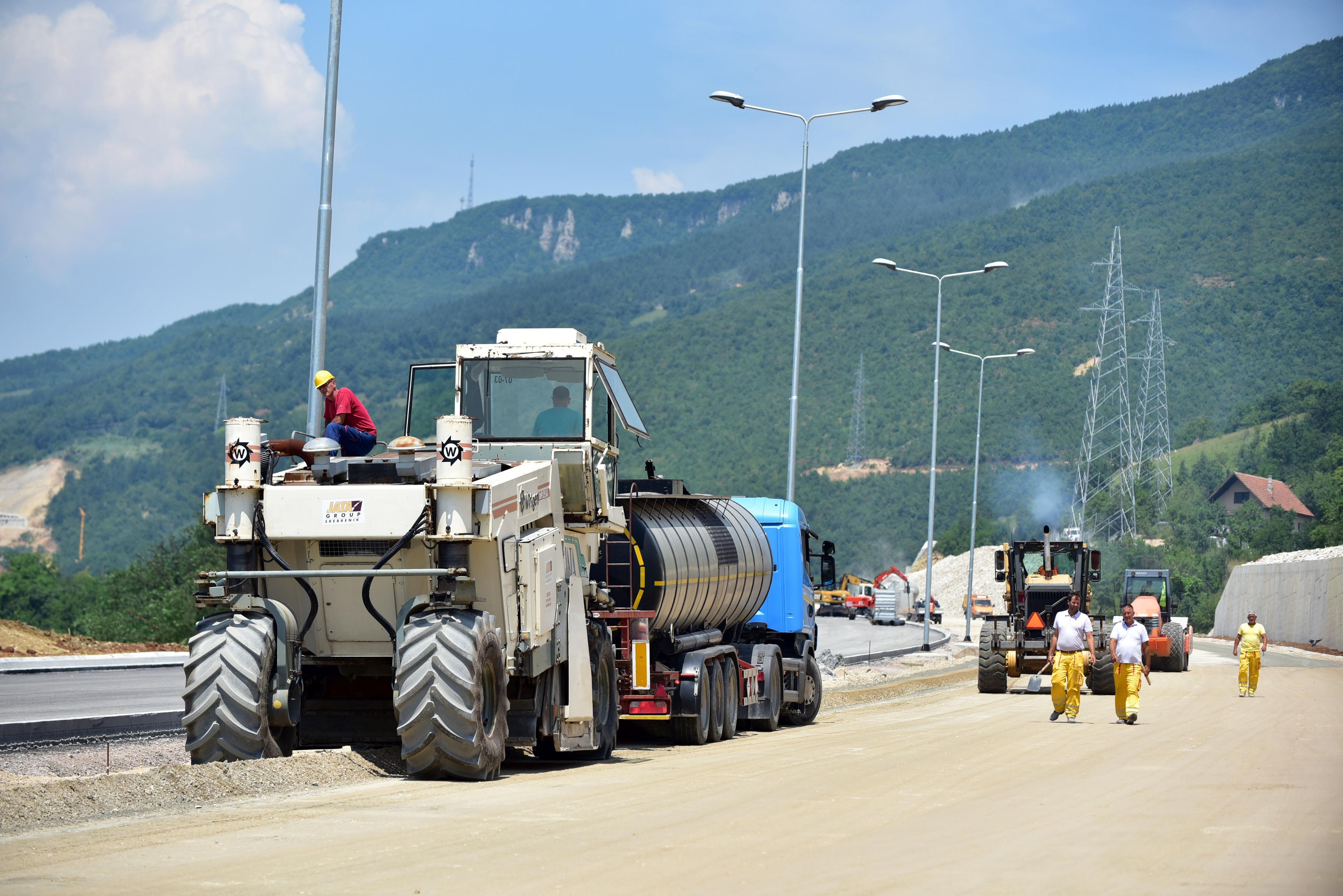 Spremno 500 miliona KM za nove dionice autoputa na Koridoru 5C