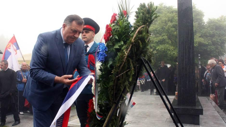 Dodik tokom obilježavanja 27 godina od vojne operacije "Koridor života" - Avaz