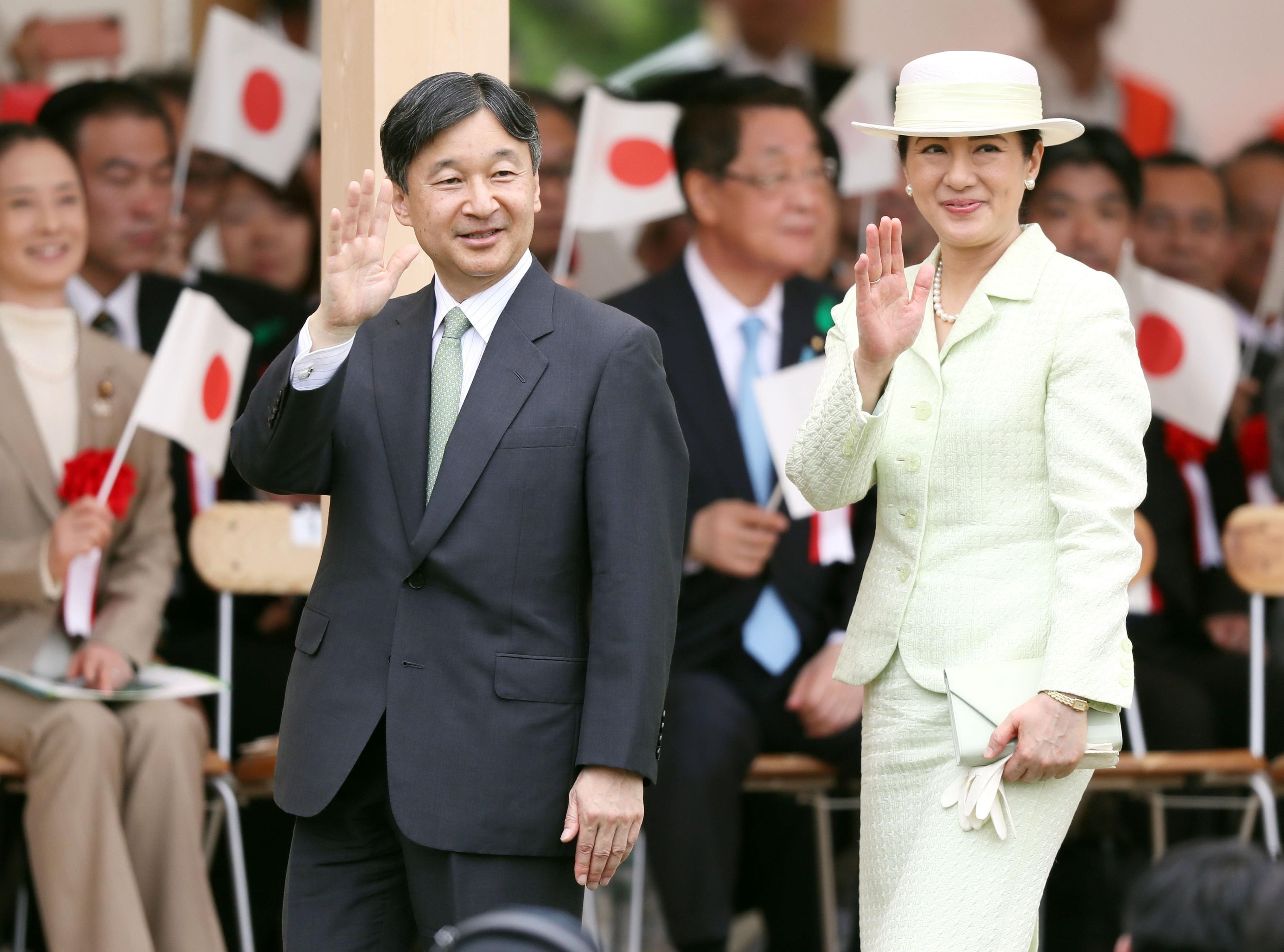 Car Naruhito sa sauprugom Masako - Avaz