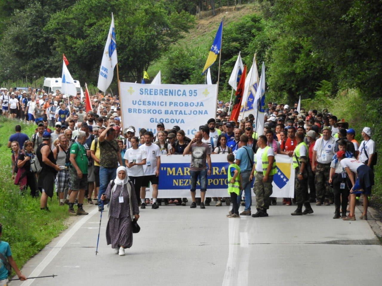 Nana Hasma Fejzić na čelu kolone umarširala u Mravinjce, zbog kiše upitna trasa preko Bukve