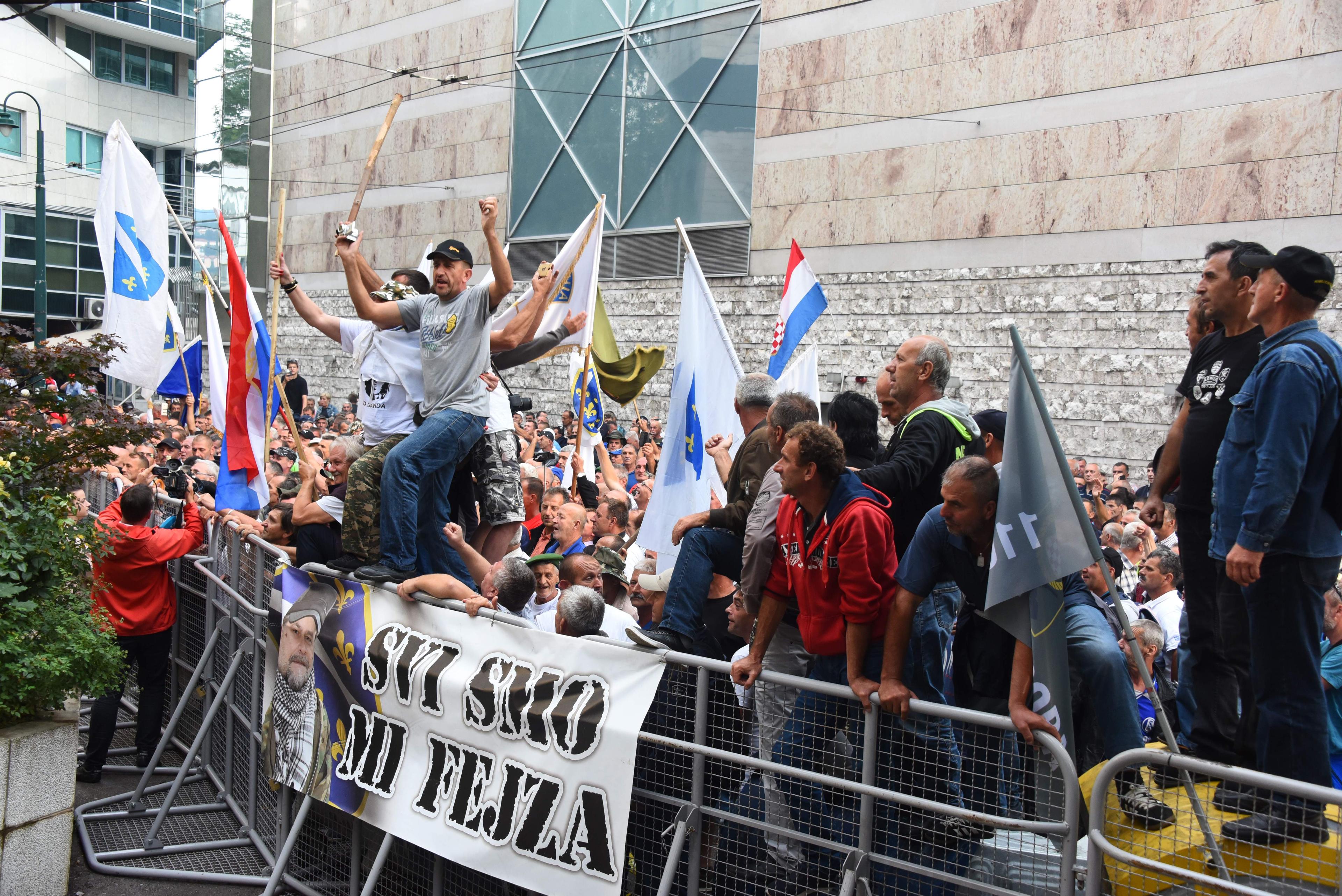 Borci na protestima ukazivali na težak položaj - Avaz