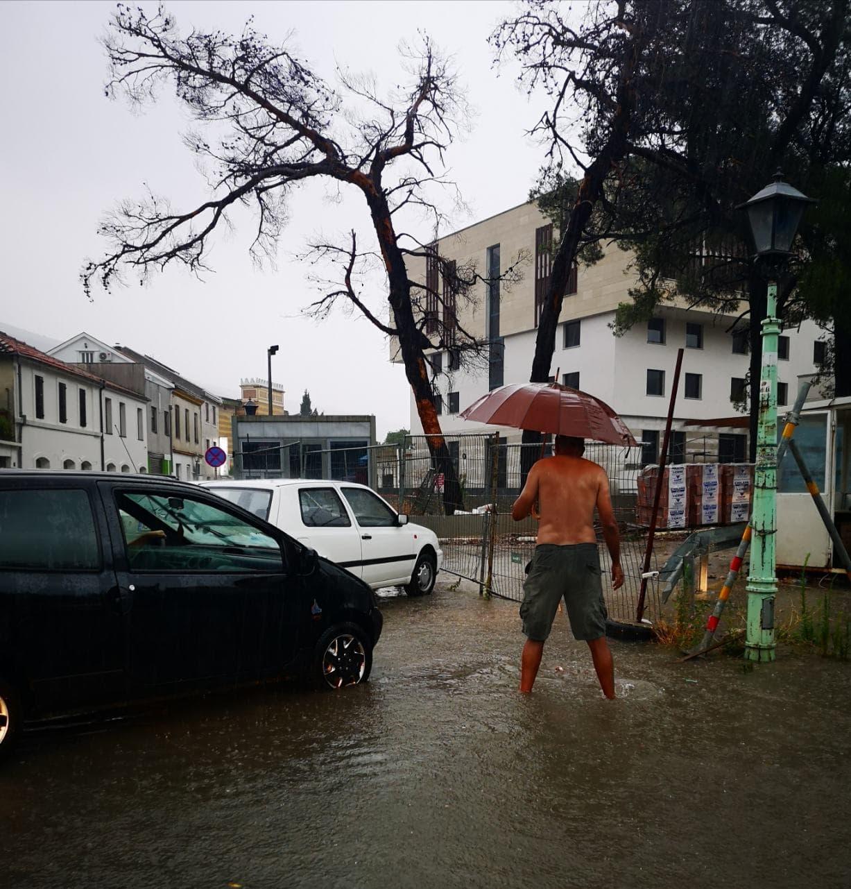 Jako nevrijeme zahvatilo Mostar - Avaz