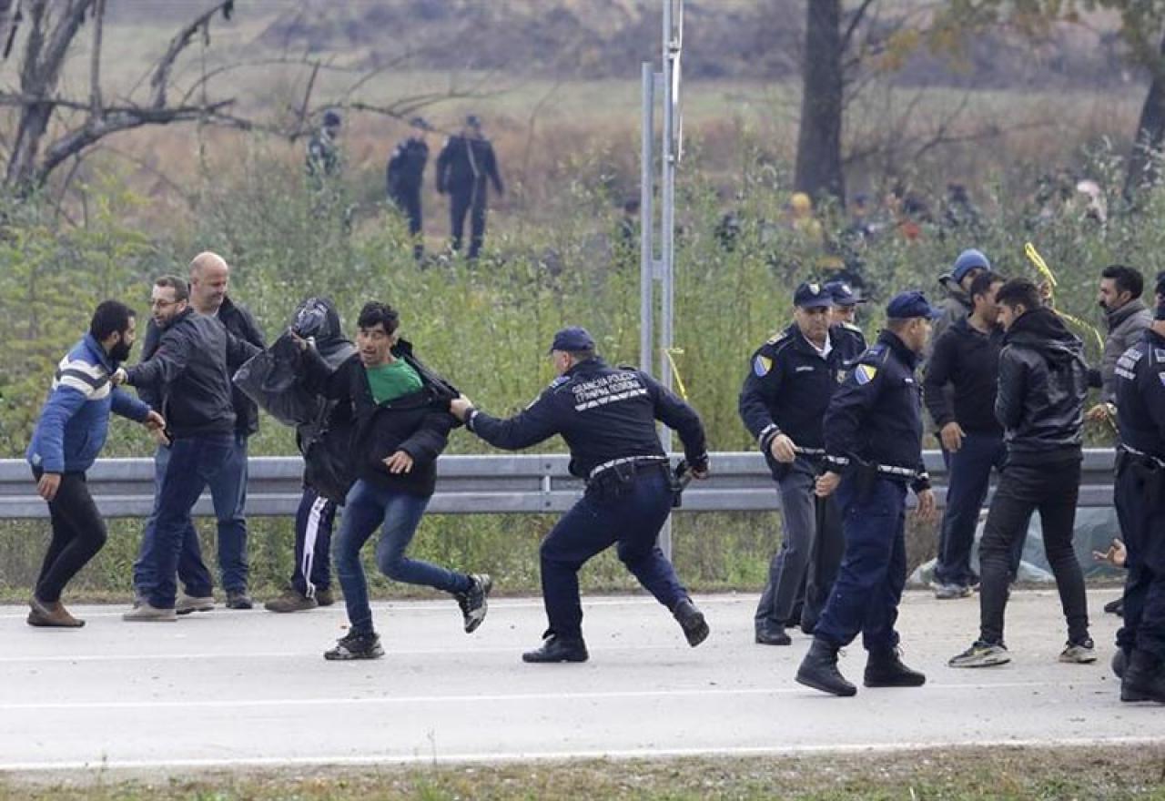 Intervenirala Granična policija BiH u Velikoj Kladuši - Avaz