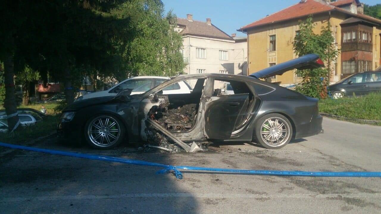 Na vozilu pričinjena totalna šteta - Avaz