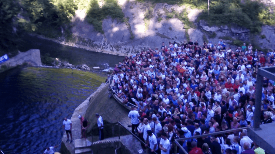 Skokovi su okupili ogroman broj posjetilaca - Avaz