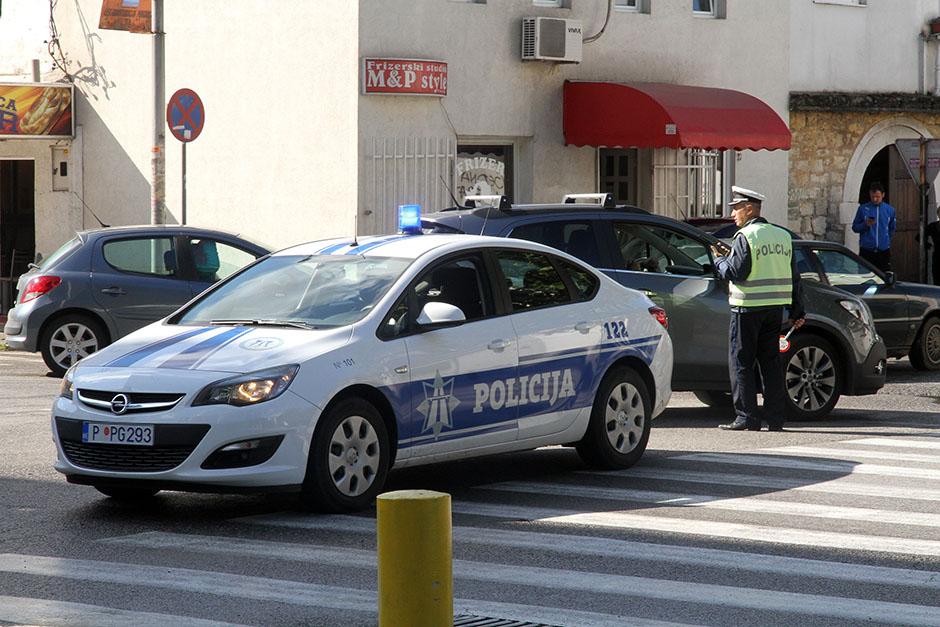 Nesreća kod Podgorice: Motociklista se sudario s vozilom pa završio u kanjonu Morače