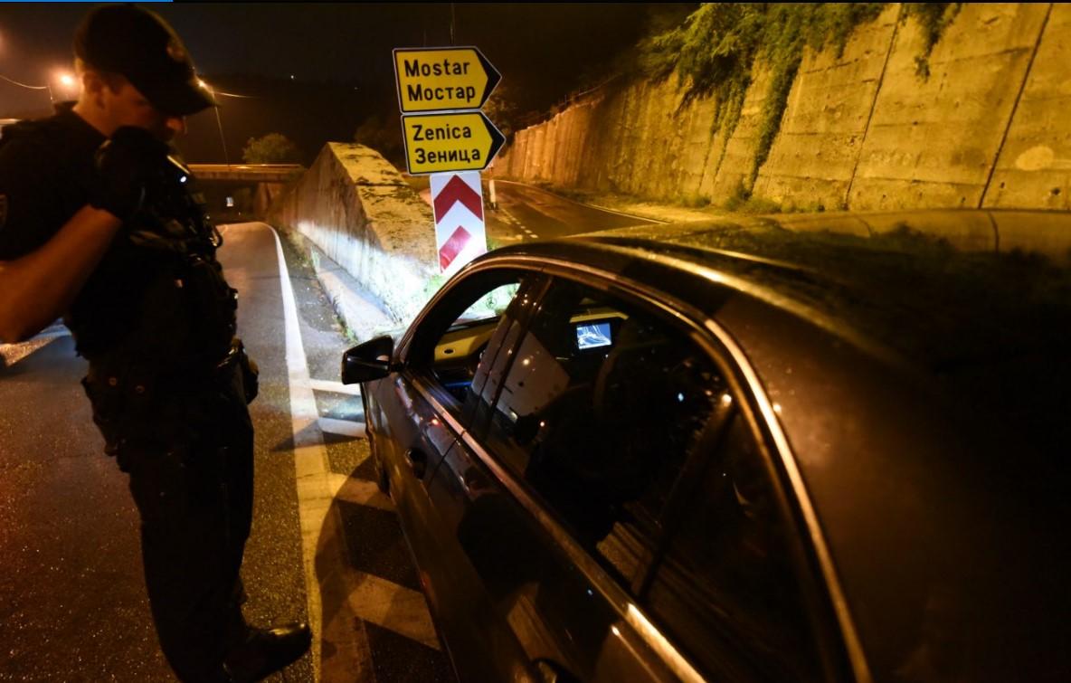 Policija ljubazno zamoli svakog zaustvaljenog građanina da sarađuje - Avaz