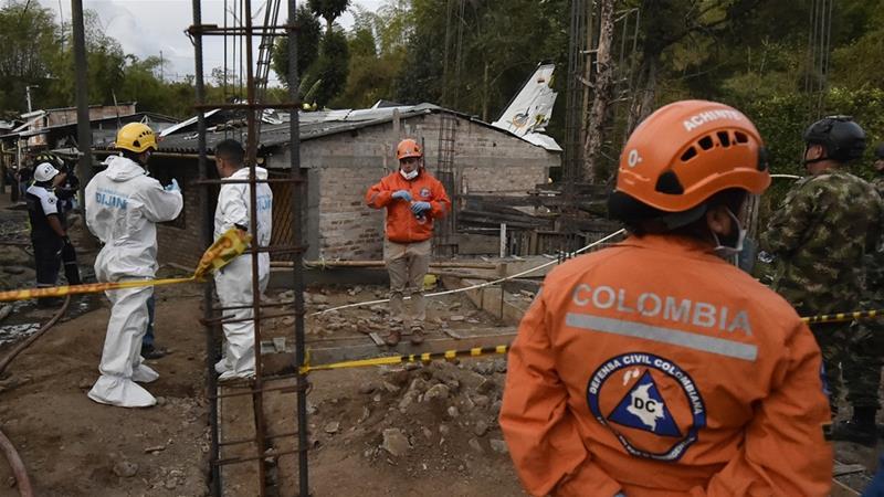 Spasioci na mjestu gdje se avion srušio - Avaz