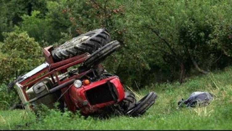 Tragedija u Lebanu: Prevrnuo se u traktoru i poginuo