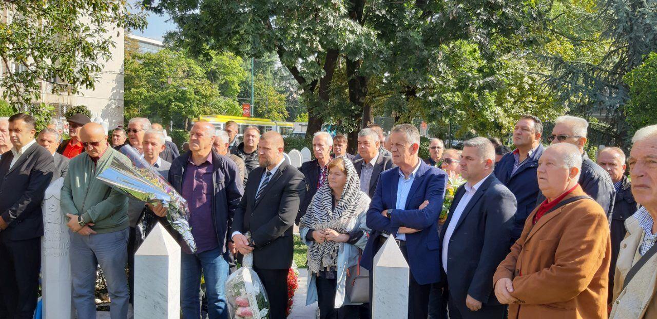 Odavanje počasti Zami Dučiću - Avaz