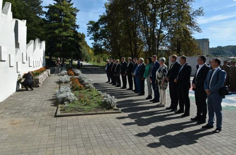 Obilježavanje godišnjice formiranja 2. korpusa Armije RBiH - Avaz