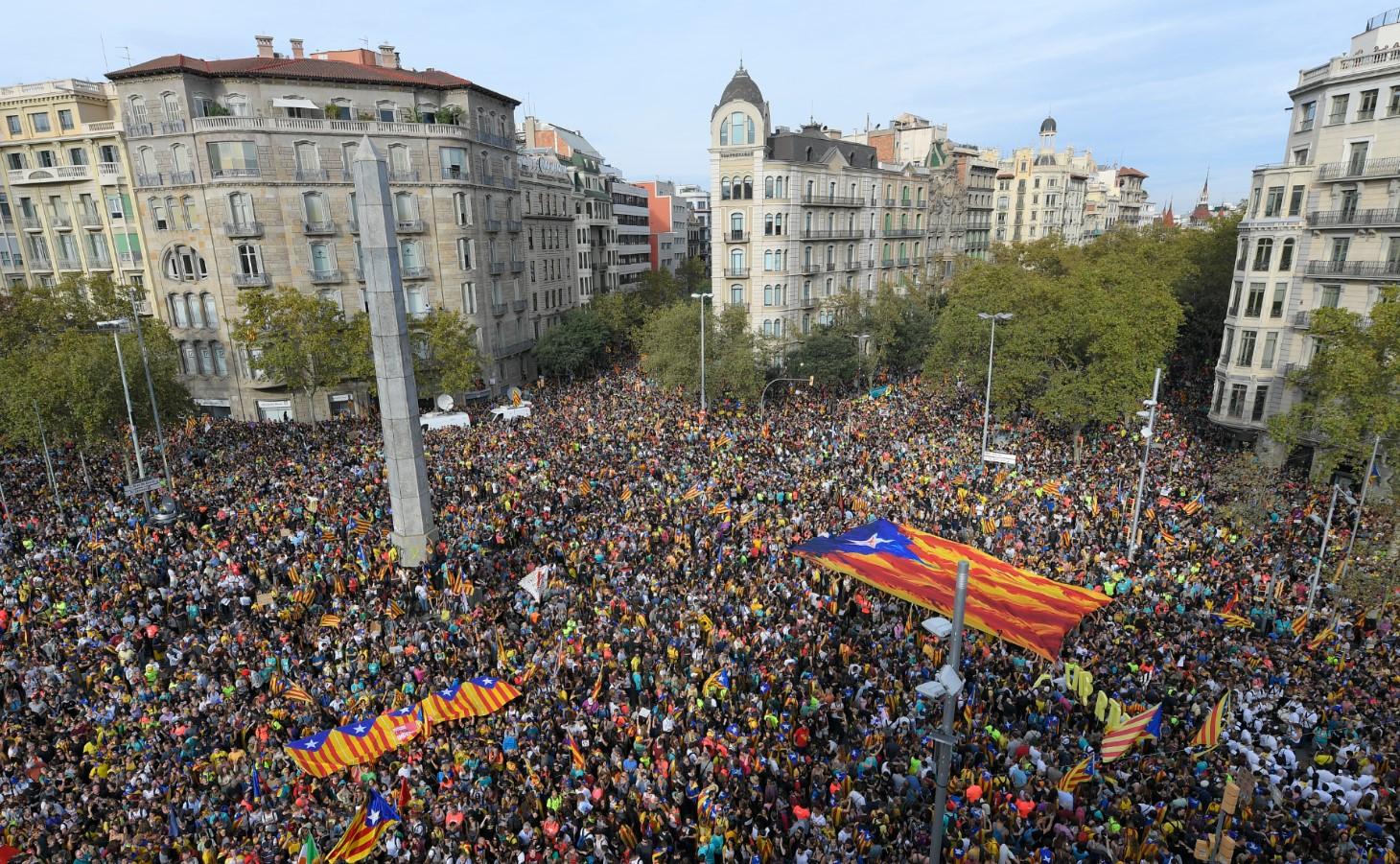 Nevjerovatne fotografije iz Barcelone: Pola miliona ljudi na ulicama