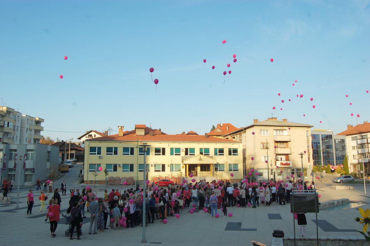 Pustili balone u zrak - Avaz