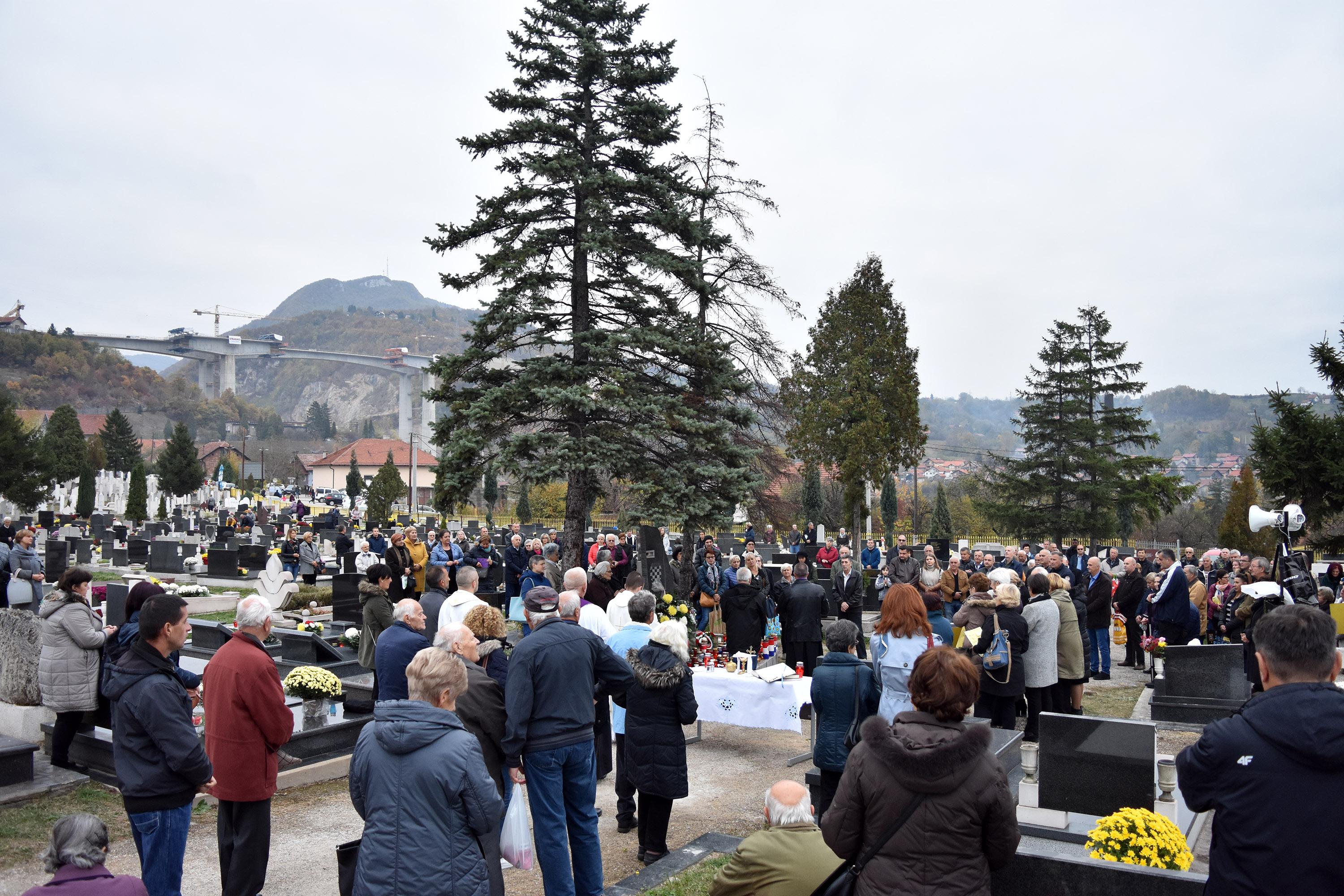 Obilježen praznik "Svi sveti" u Zenici - Avaz