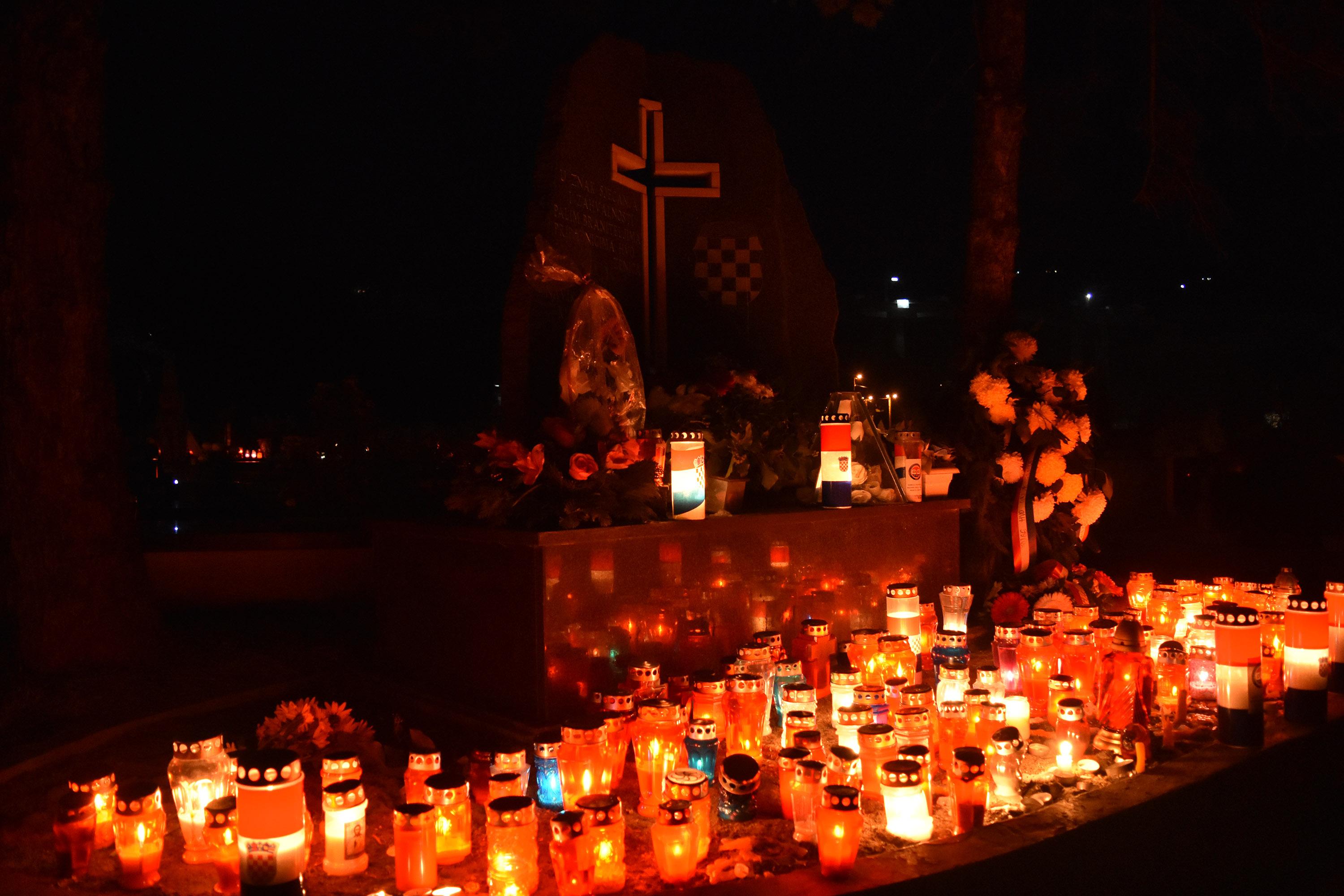 Svi sveti obilježeni i u Zenici - Avaz