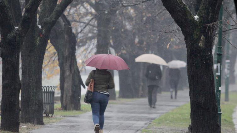 Nepovoljne vremenske prilike: Obilna kiša i jaki udari vjetra do petka