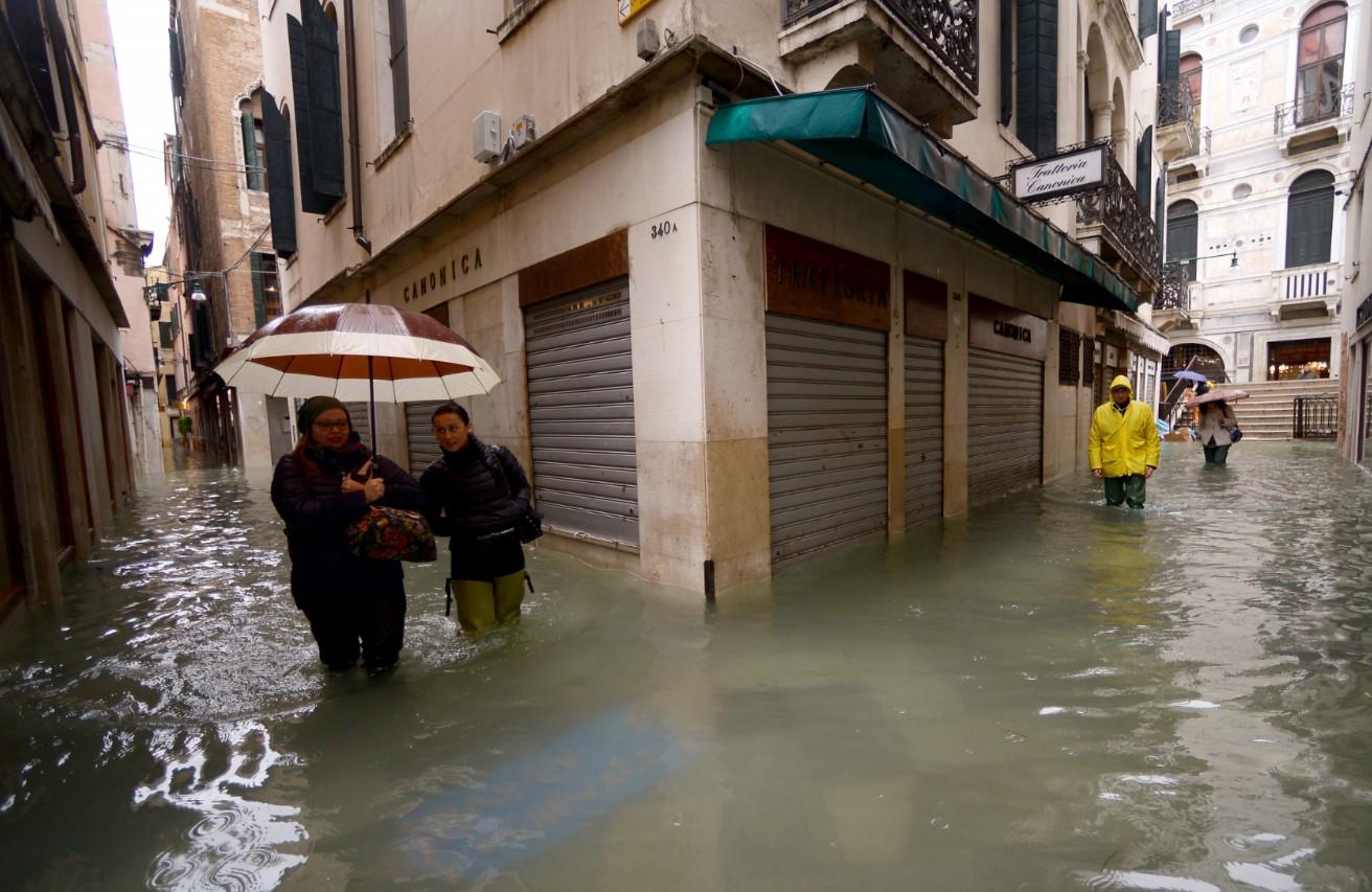 Dramatične najave: U Veneciji 70 posto grada poplavljeno, ali najgore tek slijedi