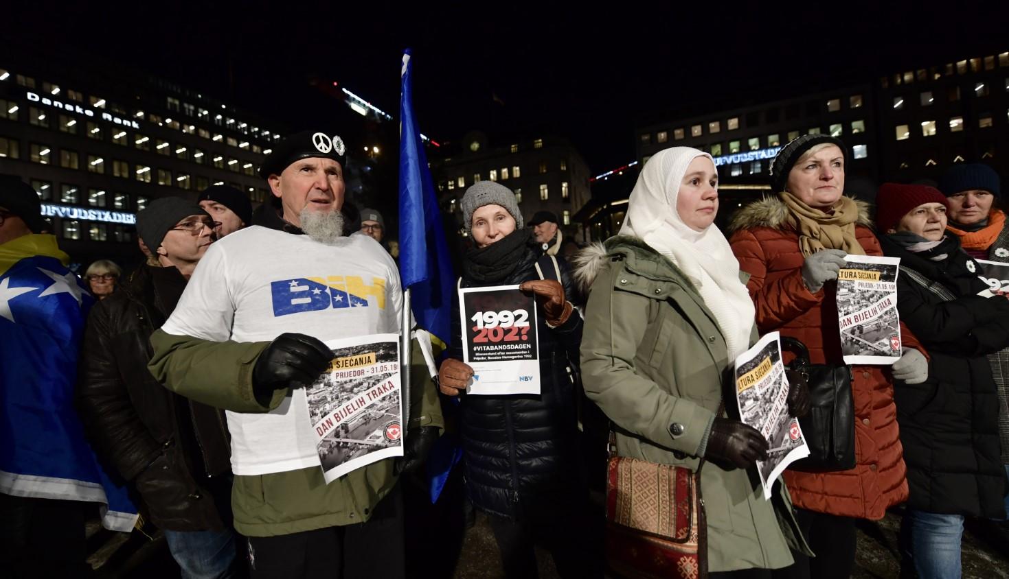 Protesti u Štokholmu protiv Handkea: Sram vas bilo, vršite ponovo genocid nad nama