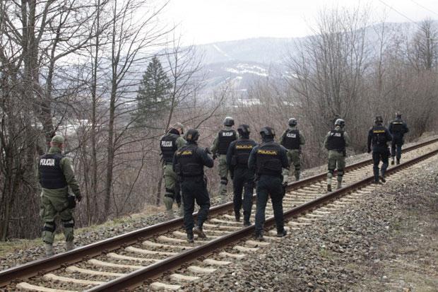 Stotine policajaca učestvovalo u potjeri - Avaz