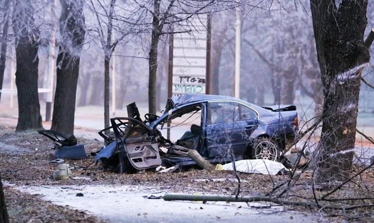 Stravična nesreća: U smrskanom BMW-u poginule tri osobe