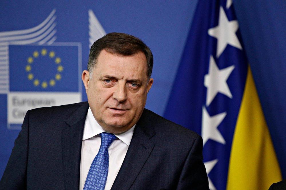 Dodik: Neka Božić donese svima radost, mir i sreću