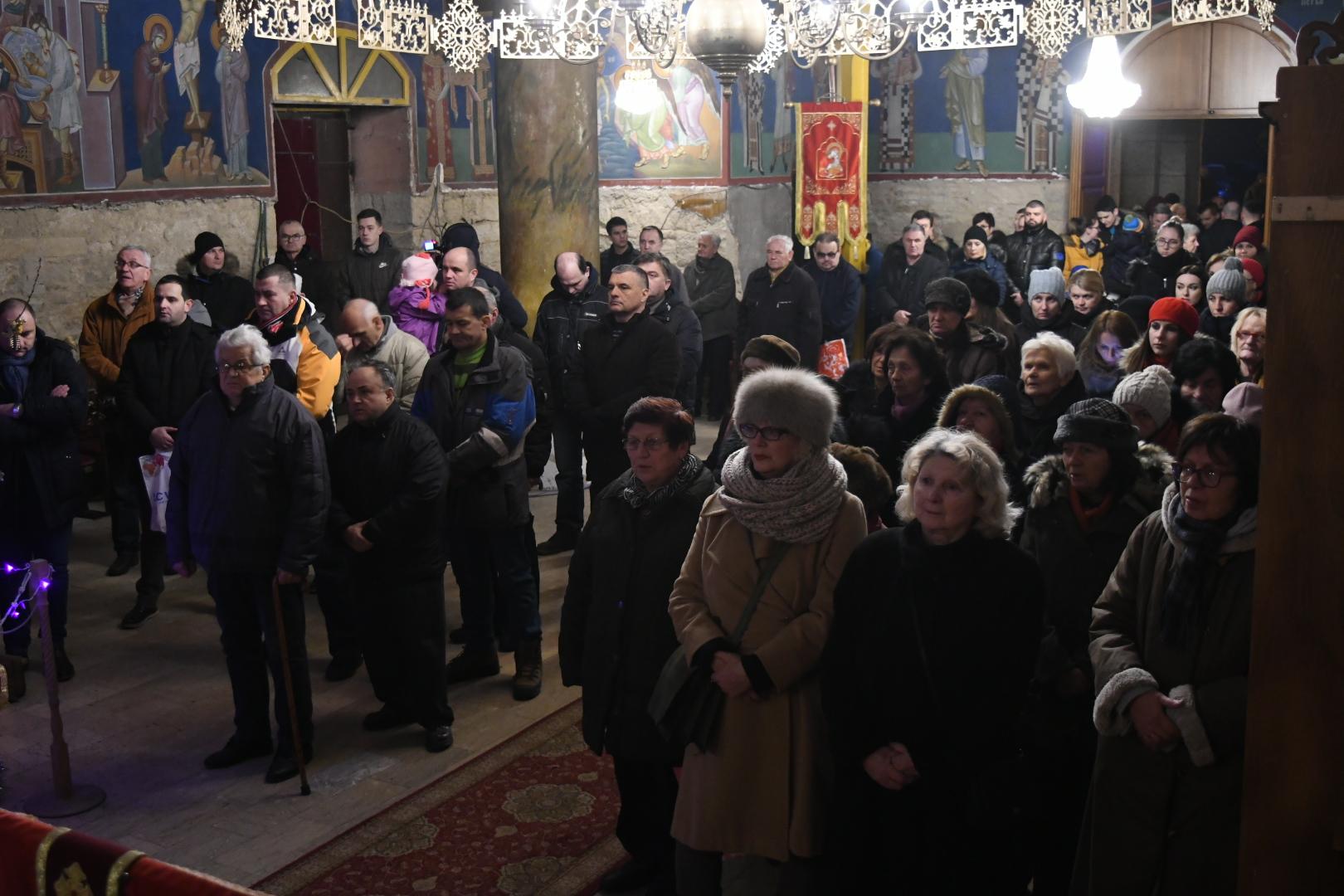 Liturgija u crkva Rođenja Presvete Bogorodice u Zenici - Avaz