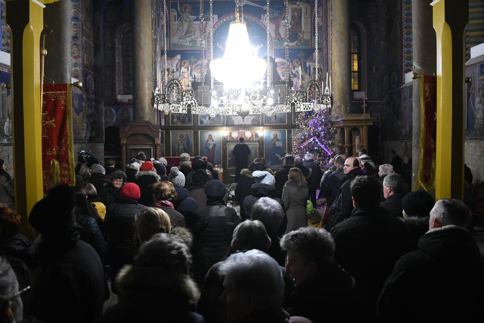 Liturgija u crkva Rođenja Presvete Bogorodice u Zenici - Avaz