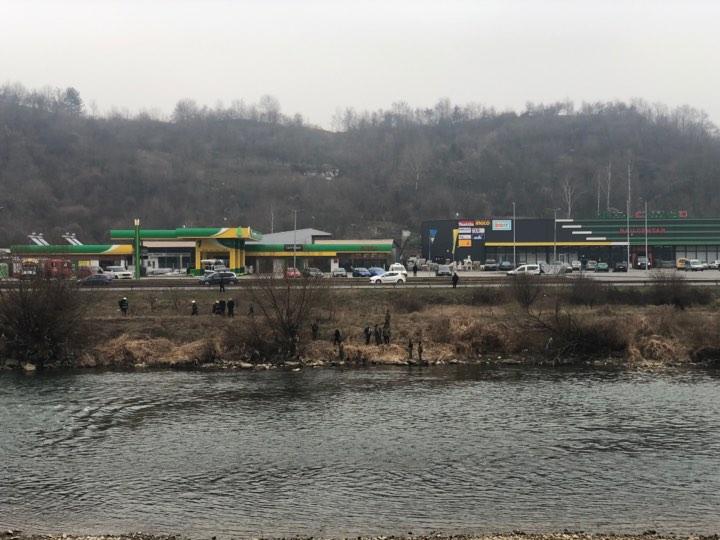 Veliki broj policajaca na licu mjesta - Avaz