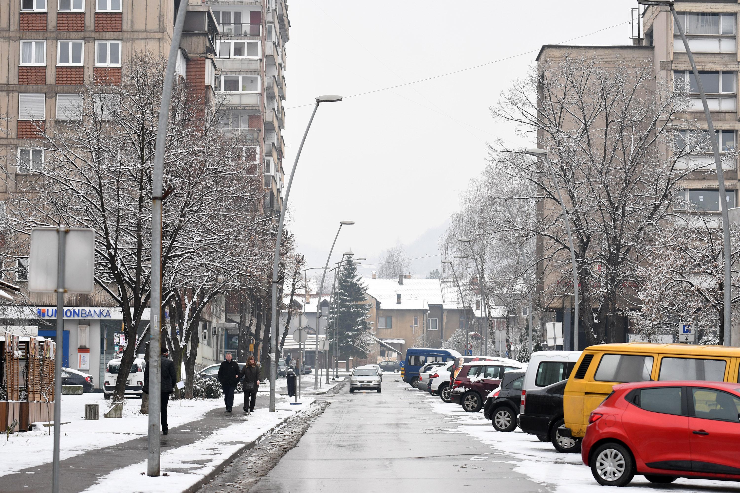 Zenicu prekrio prvi snijeg: Ni čist zrak nije mogao izmamiti šetače na ulicu