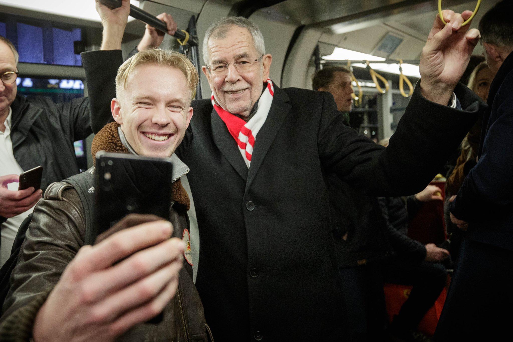 Predsjednik Ausrije i na utakmice ide tramvajem - Avaz